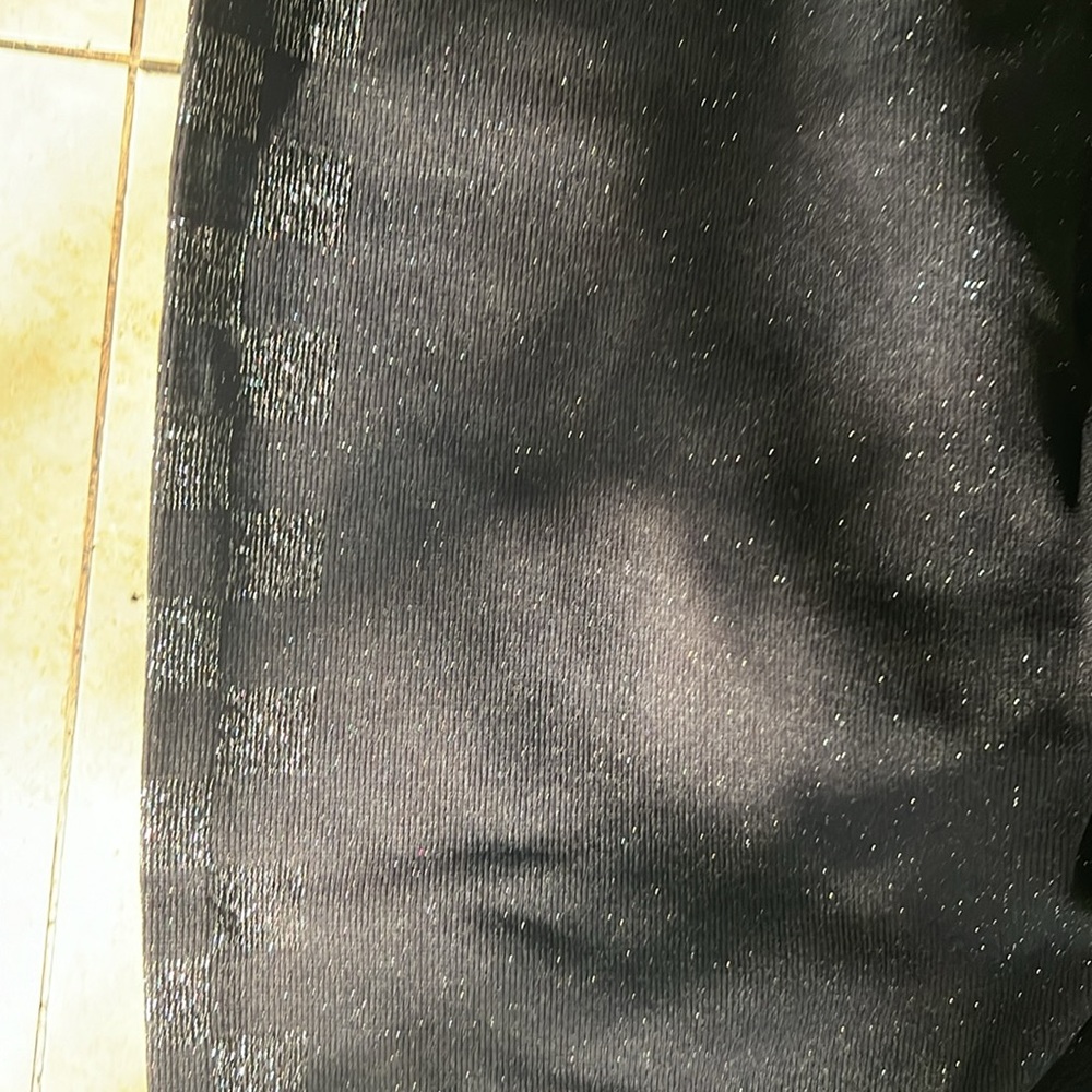 Pink seamless black leggings with checkered silver print on the sides. Size L. - Picture 2 of 5